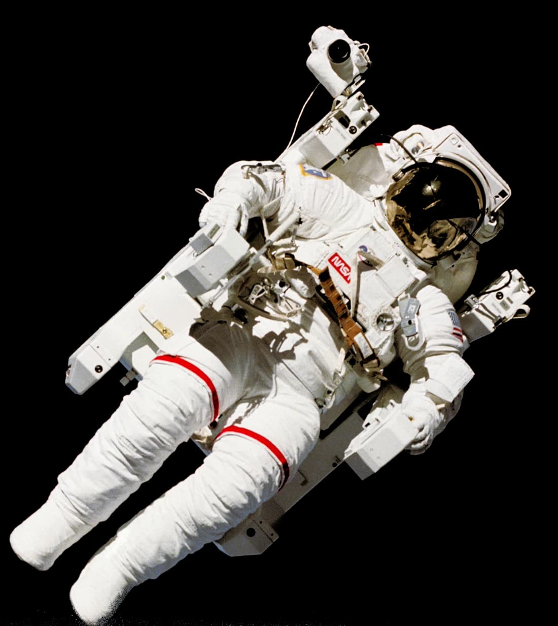 Uzay yürüyüşü yapan astronot